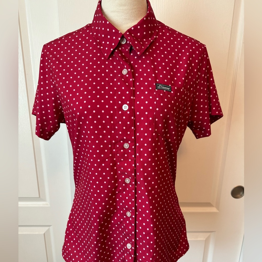 DIXXON women’s Lumbergh party short sleeve shirt. EUC in size Medium.